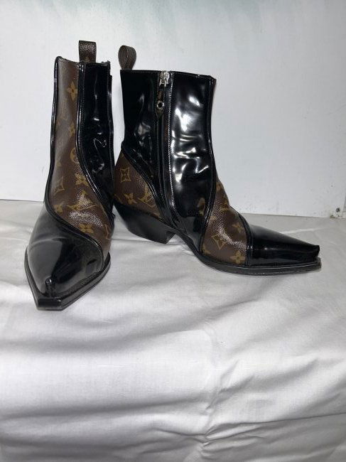 Louis Vuitton Patent Monogram Matador Ankle Boots Black Size 37 (1 of 2)