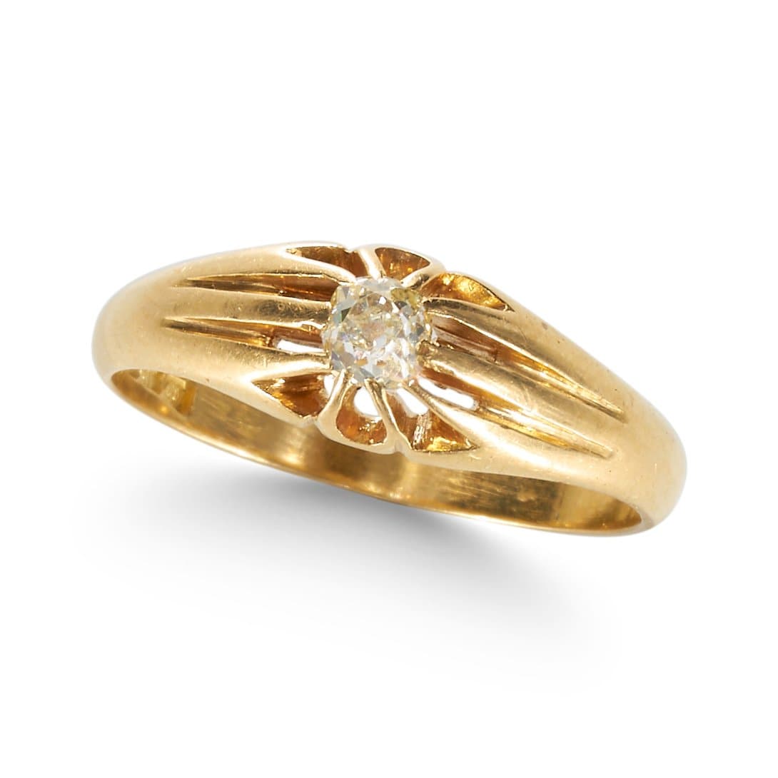 A VINTAGE OLD CUT DIAMOND SOLITAIRE RING, IN 18CT YELLOW GOLD. (1 of 1)