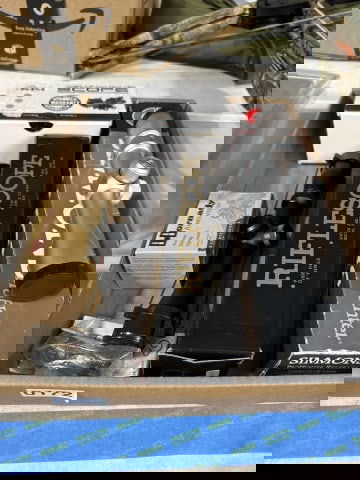 Gun scope lot: local pick up only- No Shipping on this lot