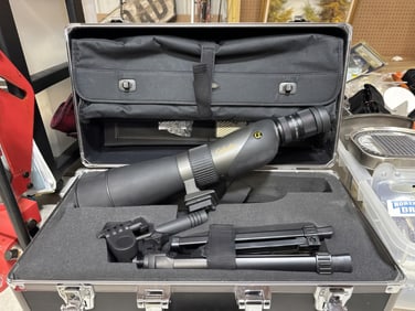 Cabela?s scope in case near mint
