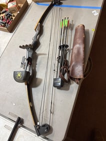 ProLine Compound Bow With Accessories