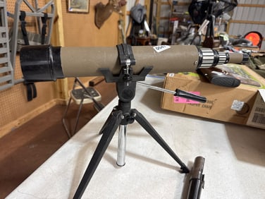 Tasco 18F Zoom Telescope With Tripod