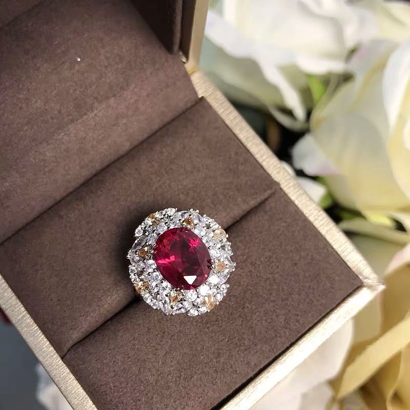 925 Silver Ruby Ring: 925 Silver Ruby Ring ****** Metal: 925 Silver / Main Stone: Ruby / Color: Red / Size: 17*17mm