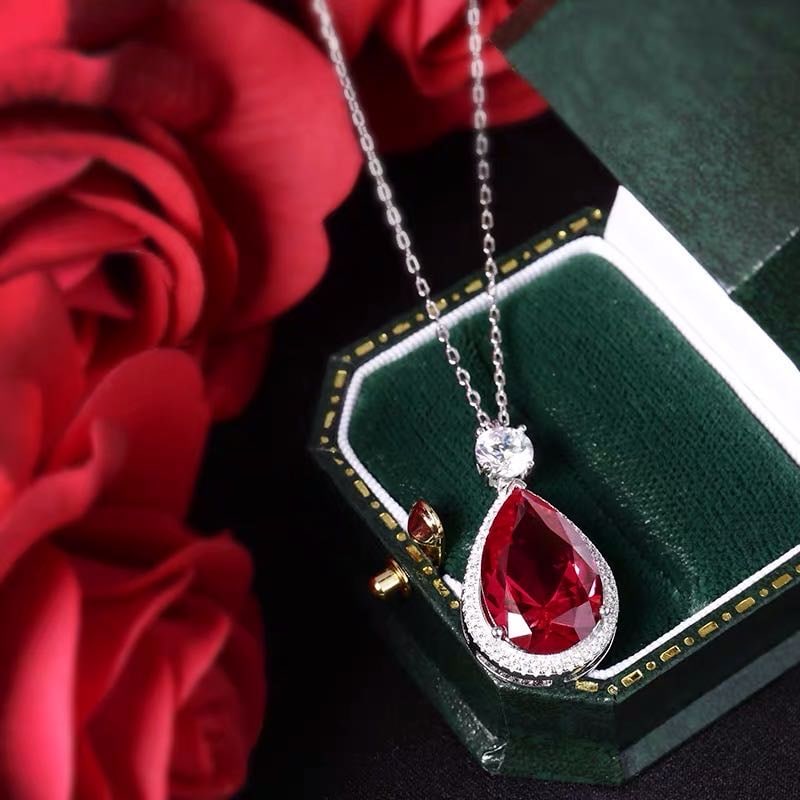 925 Silver Yellow Gem Necklace: 925 Silver Yellow Gem Necklace ****** Metal: 925 Silver / Main Stone: Yellow Gem / Color: Yellow / Pendant Size: 16*27mm / Length : 45cm