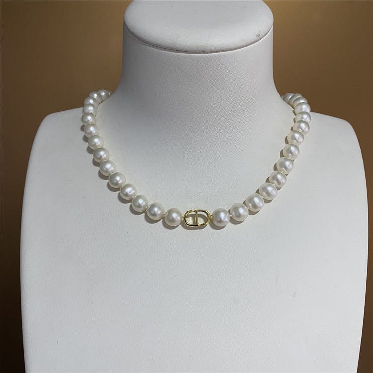 Natural Pearl Fashion Necklace: Natural Pearl Fashion Necklace ****** Metal: Natural Pearl / Color: White / Pearl Diameter 9mm, Necklace Length 37mm