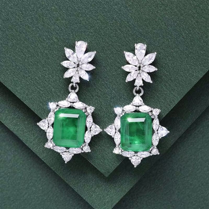 925 Silver Emerald Earrings: 925 Silver Emerald Earrings ****** Metal: 925 Silver / Main Stone: Emerald / Color: Green / Earring Size: 19*35mm