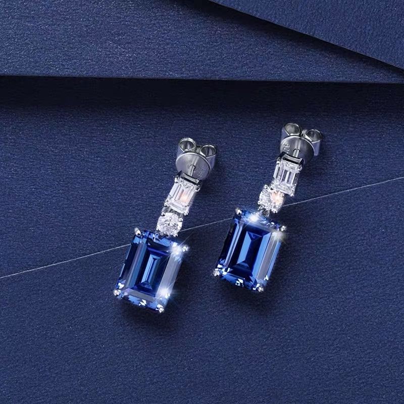 925 Silver Tanzanite Earrings: 925 Silver Tanzanite Earrings ****** Metal: 925 Silver / Main Stone: Tanzanite / Color: Blue / Earrings Size: 8*25mm