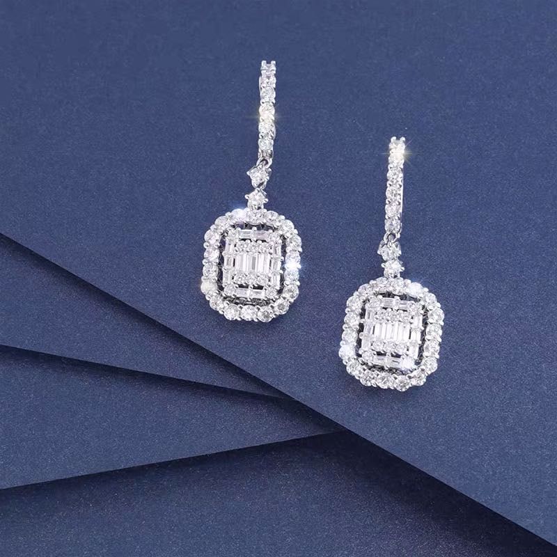 925 Silver Gem Earrings: 925 Silver Gem Earrings ****** Metal: 925 Silver / Main Stone: Gem / Earring Size: 14*32mm