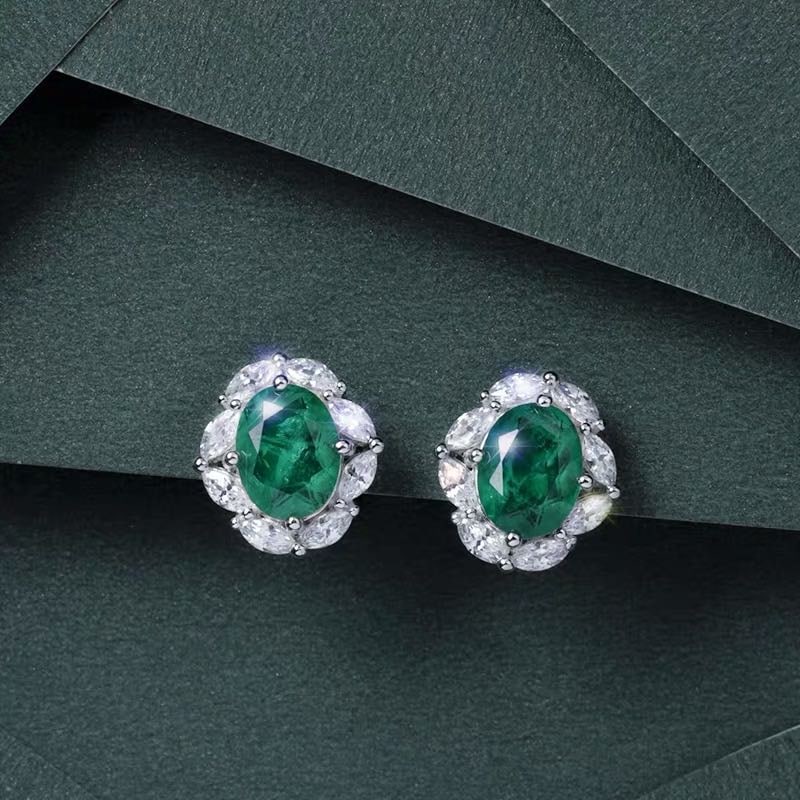 925 Silver Emerald Earrings: 925 Silver Emerald Earrings ****** Metal: 925 Silver / Main Stone: Emerald / Color: Green / Earring Size: 10*13mm