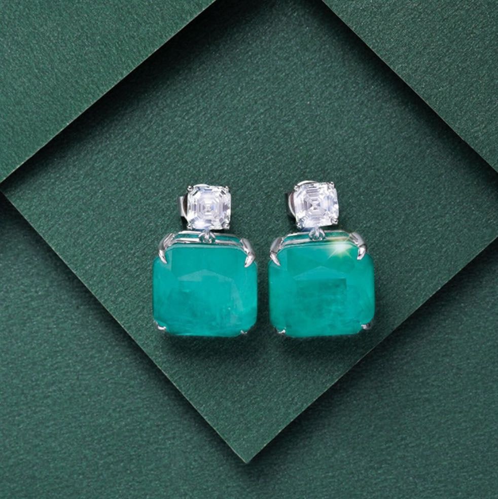 925 Silver Paraiba Earrings: 925 Silver Paraiba Earrings ****** Metal: 925 Silver / Main Stone: Paraiba / Color: Blue / Earrings Size: 15*25mm