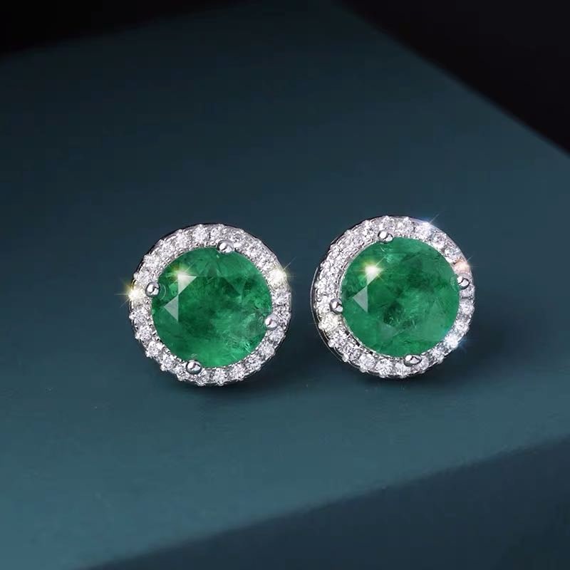 925 Silver Emerald Earrings: 925 Silver Emerald Earrings ****** Metal: 925 Silver / Main Stone: Emerald / Color: Green / Earring Size: 7*7mm