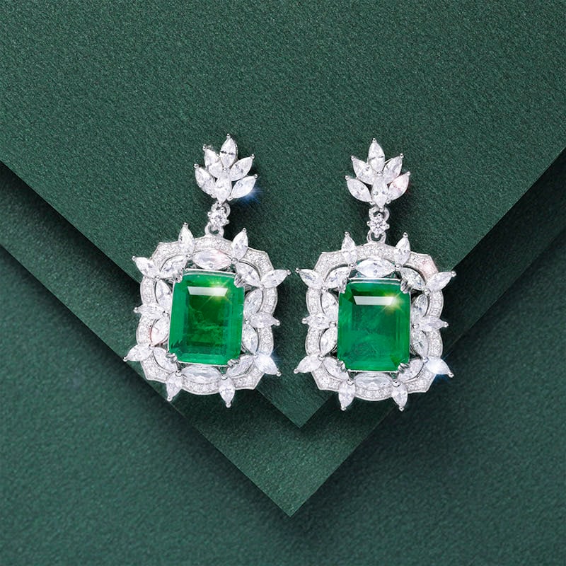 925 Silver Emerald Earrings: 925 Silver Emerald Earrings ****** Metal: 925 Silver / Main Stone: Emerald / Color: Green / Earring Size: 19*32mm