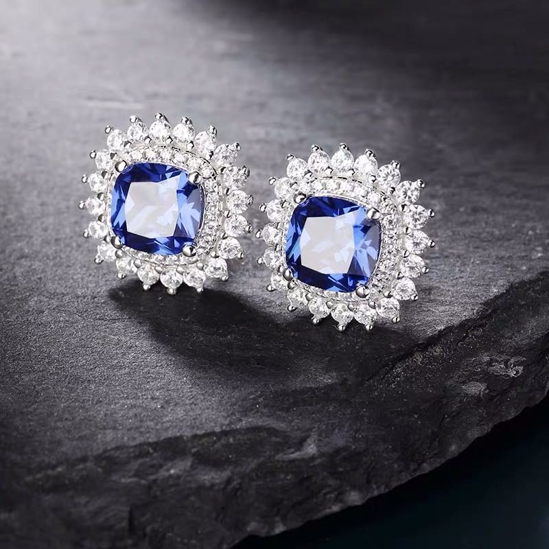 925 Silver Tanzanite Earrings: 925 Silver Tanzanite Earrings ****** Metal: 925 Silver / Main Stone: Tanzanite / Color: Blue / Earrings Size: 13*13mm