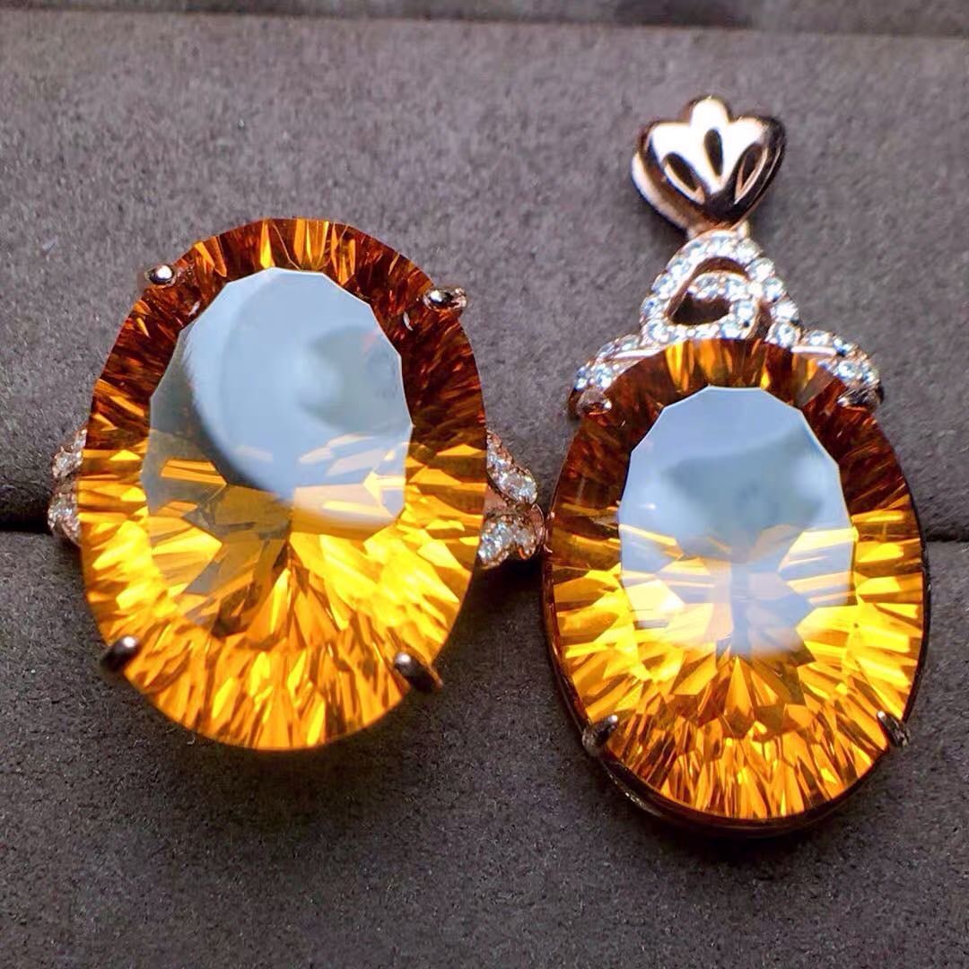 925 Silver Crystal Pendant And Ring Two-Piece Set: 925 Silver Crystal Pendant And Ring Two-Piece Set ****** Metal: 925 Silver / Main Stone: Crystal / Color: Yellow