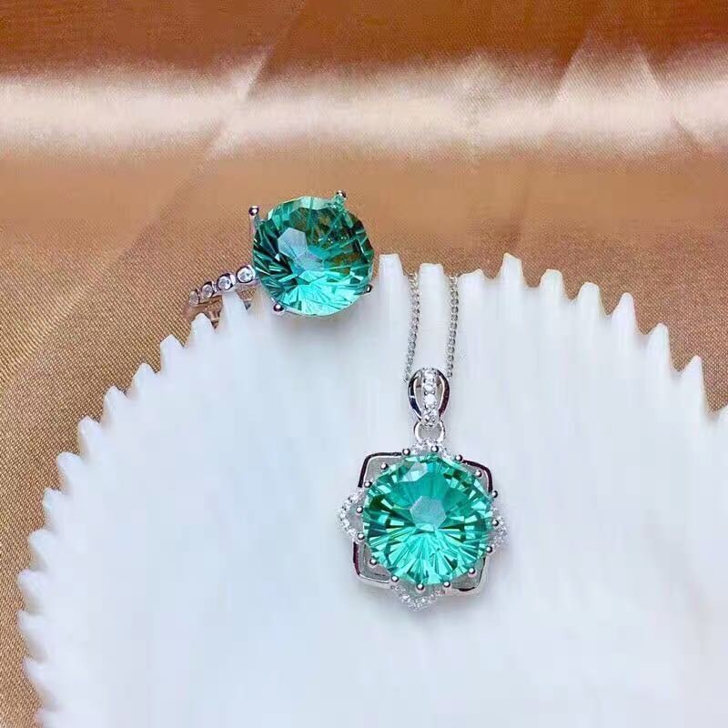 925 Silver Crystal Pendant And Ring Two-Piece Set: 925 Silver Crystal Pendant And Ring Two-Piece Set ****** Metal: 925 Silver / Main Stone: Crystal / Color: Green / Main Stone Size: 12*12mm