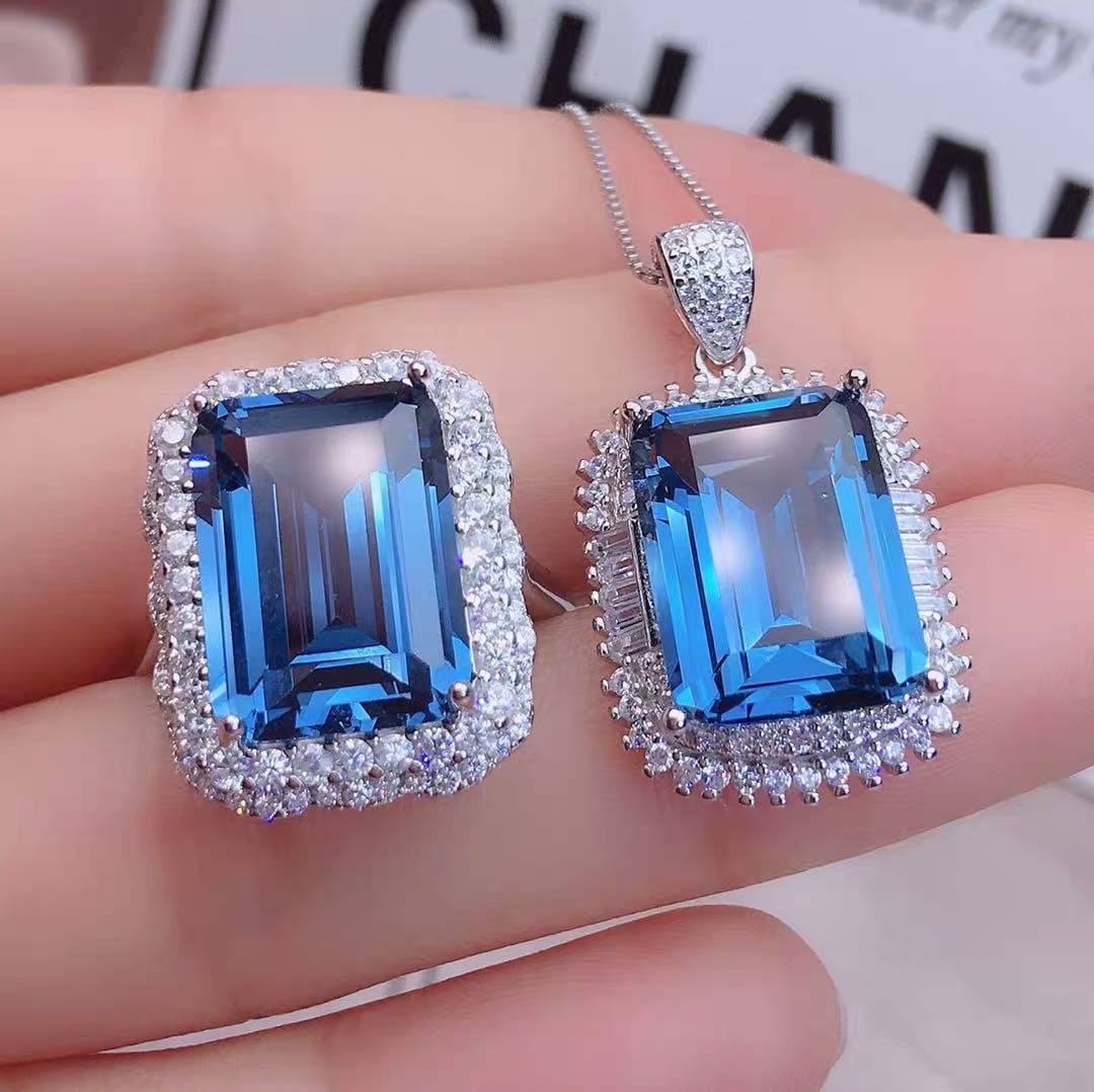 925 Silver Topaz Pendant And Ring Two-Piece Set: 925 Silver Topaz Pendant And Ring Two-Piece Set ****** Metal: 925 Silver / Main Stone: Topaz / Color: Blue / Main Stone Size: 10*14mm