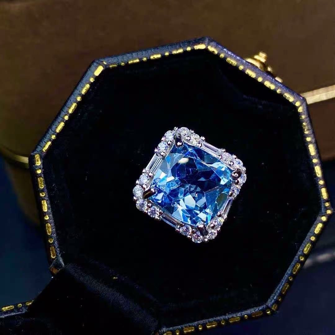 925 Silver Topaz Ring: 925 Silver Topaz Ring ****** Metal: 925 Silver / Main Stone: Topaz / Color: Blue / Main Stone Size: 10*10mm