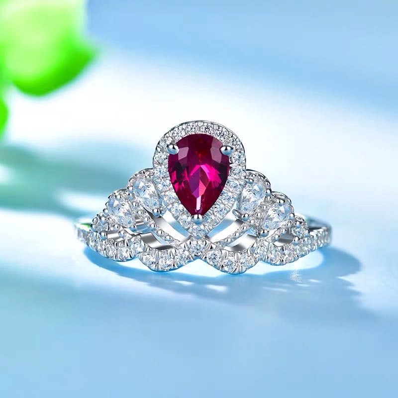 925 Silver Ruby Crown Ring: 925 Silver Ruby Crown Ring ****** Metal: 925 Silver / Main Stone: Ruby / Color: Red