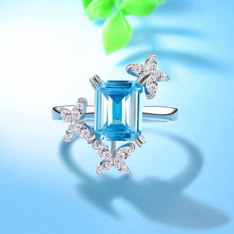 925 Silver 3ct Topaz Ring: 925 Silver 3ct Topaz Ring ****** Metal: 925 Silver / Main Stone: Topaz / Color: Blue / Carat Weight: 3 / Main Stone Size: 8*10mm / Size: 16*18mm