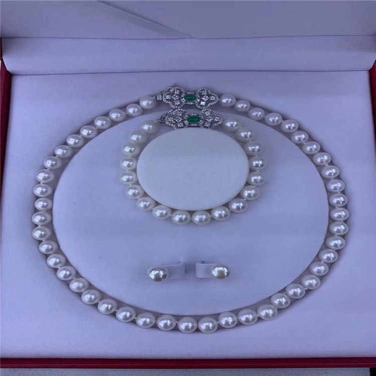 Natural Pearl 925 Silver Necklace Bracelet and Earrings Three-Piece Set: Natural Pearl 925 Silver Necklace Bracelet and Earrings Three-Piece Set ****** Metal: Natural Pearl / Color: White / Pearl Diameter 10mm, Necklace Length 45mm, Bracelet Length 18mm