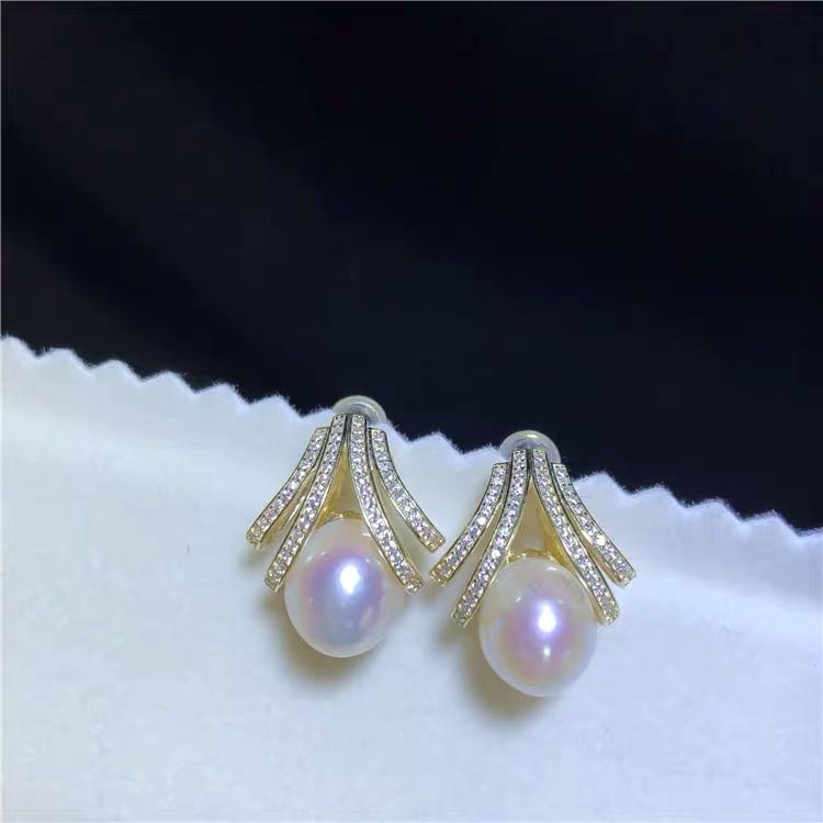 Natural Pearl 925 Silver Earrings: Natural Pearl 925 Silver Earrings ****** Metal: Natural Pearl / Color: White / Pearl Diameter 11mm