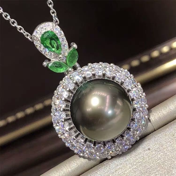 Tahitian Black Pearl 925 Silver Pendant: Tahitian Black Pearl 925 Silver Pendant ****** Metal: Tahitian Pearl / Color: Black / Pearl Diameter 11mm