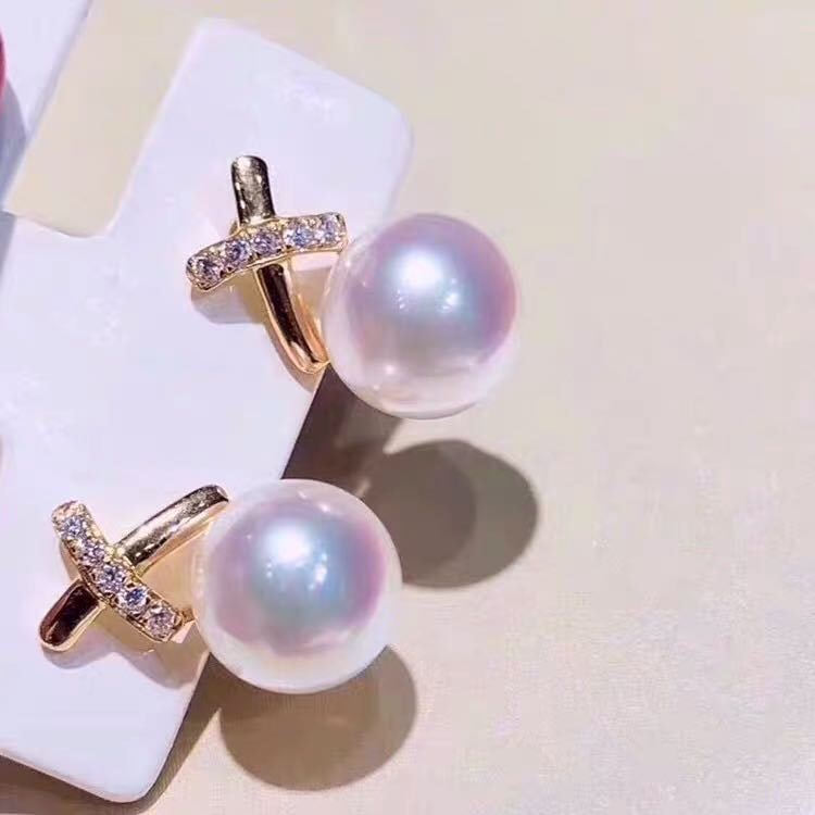 Natural Akoya Pearl 925 Silver Earrings: Natural Akoya Pearl 925 Silver Earrings ****** Metal: Natural Akoya Pearl / Color: Pink / Pearl Diameter 8.5mm
