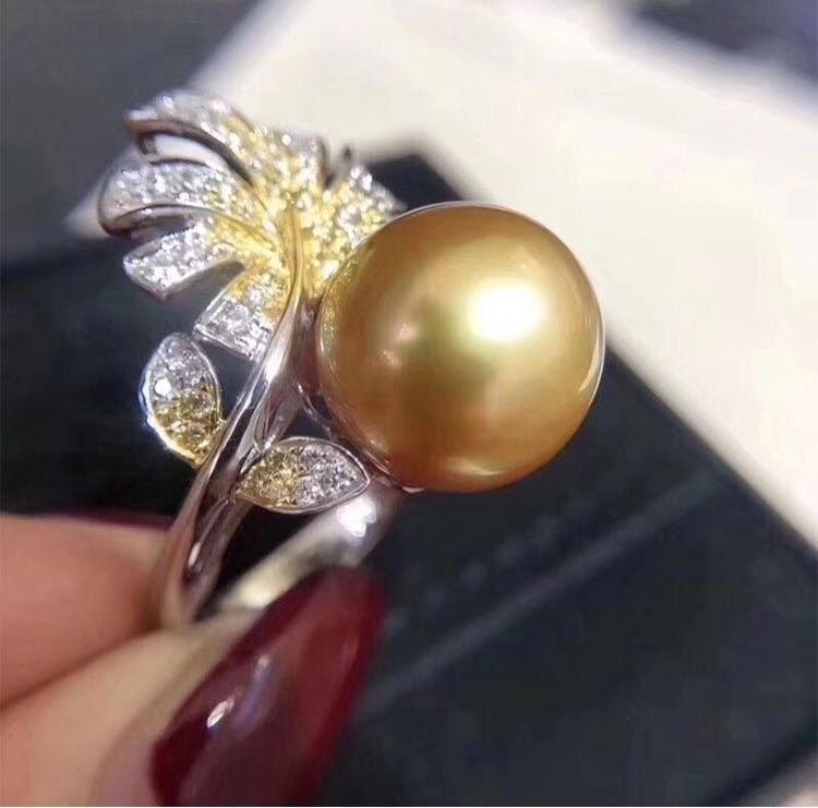 South Sea Golden Pearl 925 Silver Ring: South Sea Golden Pearl 925 Silver Ring ****** Metal: South Sea Pearl / Color: Golden / Pearl Diameter 12mm