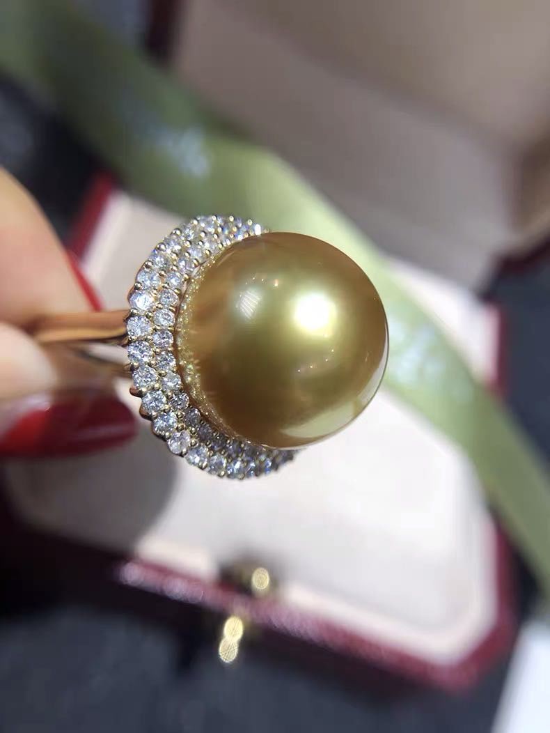 South Sea Golden Pearl 925 Silver Ring: South Sea Golden Pearl 925 Silver Ring ****** Metal: South Sea Pearl / Color: Golden / Pearl Diameter 14mm