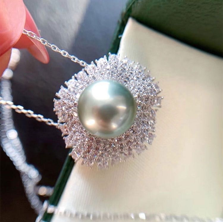 Natural Akoya Gray Pearl 925 Silver Pendant: Natural Akoya Gray Pearl 925 Silver Pendant ****** Metal: Natural Akoya Pearl / Color: Gray / Pearl Diameter 12mm