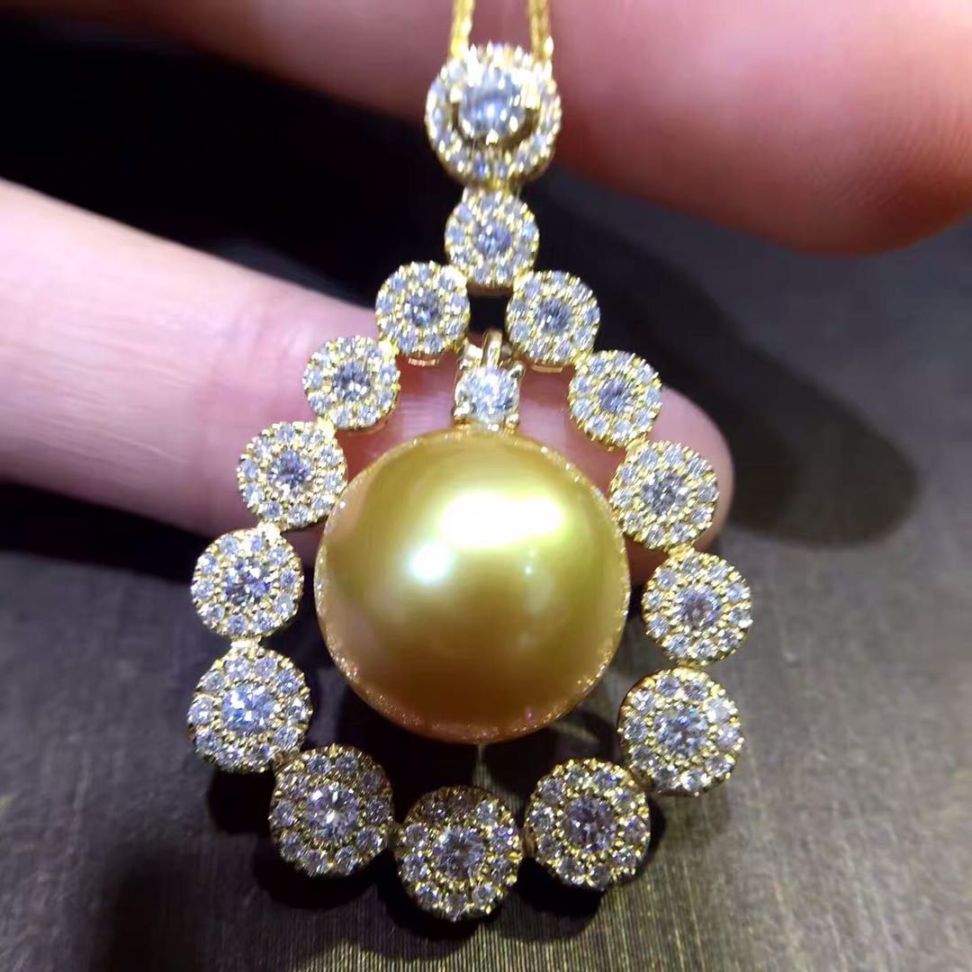 South Sea Golden Pearl 925 Silver Pendant: South Sea Golden Pearl 925 Silver Pendant ****** Metal: South Sea Pearl / Color: Golden / Pearl Diameter 12mm