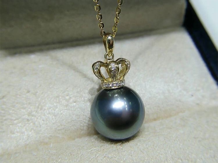 Tahitian Black Pearl 925 Silver Pendant: Tahitian Black Pearl 925 Silver Pendant ****** Metal: Tahitian Pearl / Color: Black / Pearl Diameter 14mm