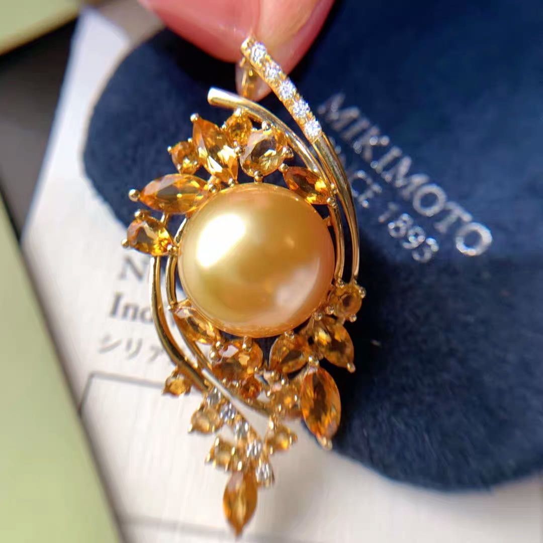 South Sea Golden Pearl 925 Silver Pendant: South Sea Golden Pearl 925 Silver Pendant ****** Metal: South Sea Pearl / Color: Golden / Pearl Diameter 14mm