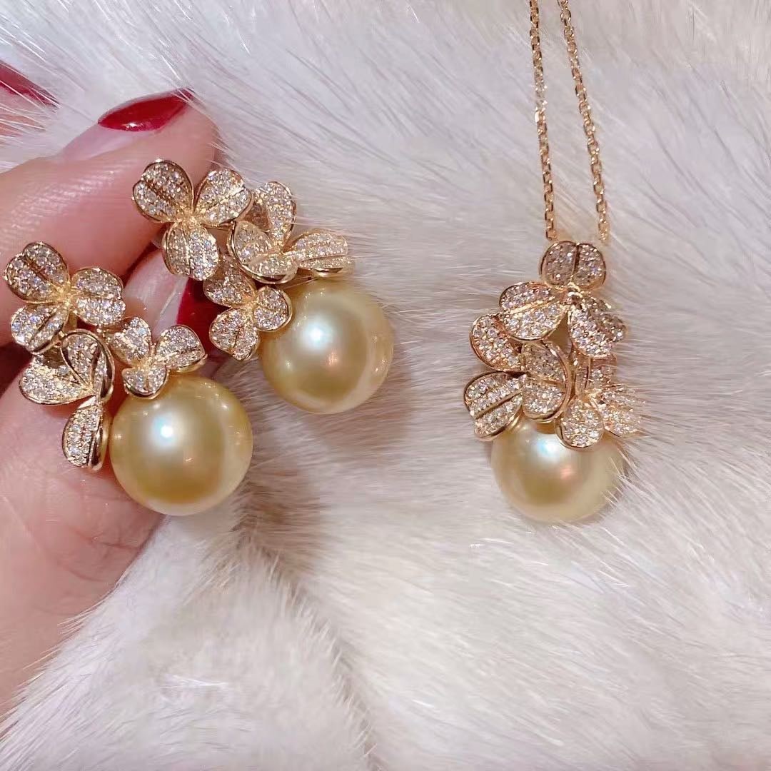 South Sea Golden Pearl 925 Silver Pendant and Earrings Two-Piece Set: South Sea Golden Pearl 925 Silver Pendant and Earrings Two-Piece Set ****** Metal: South Sea Pearl / Color: Golden / Pearl Diameter 12mm