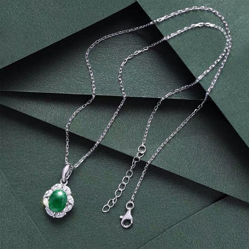 925 Silver Emerald Necklace: 925 Silver Emerald Necklace ****** Metal: 925 Silver / Main Stone: Emerald / Color: Green / Pendant Size: 10*13mm / Length : 45cm