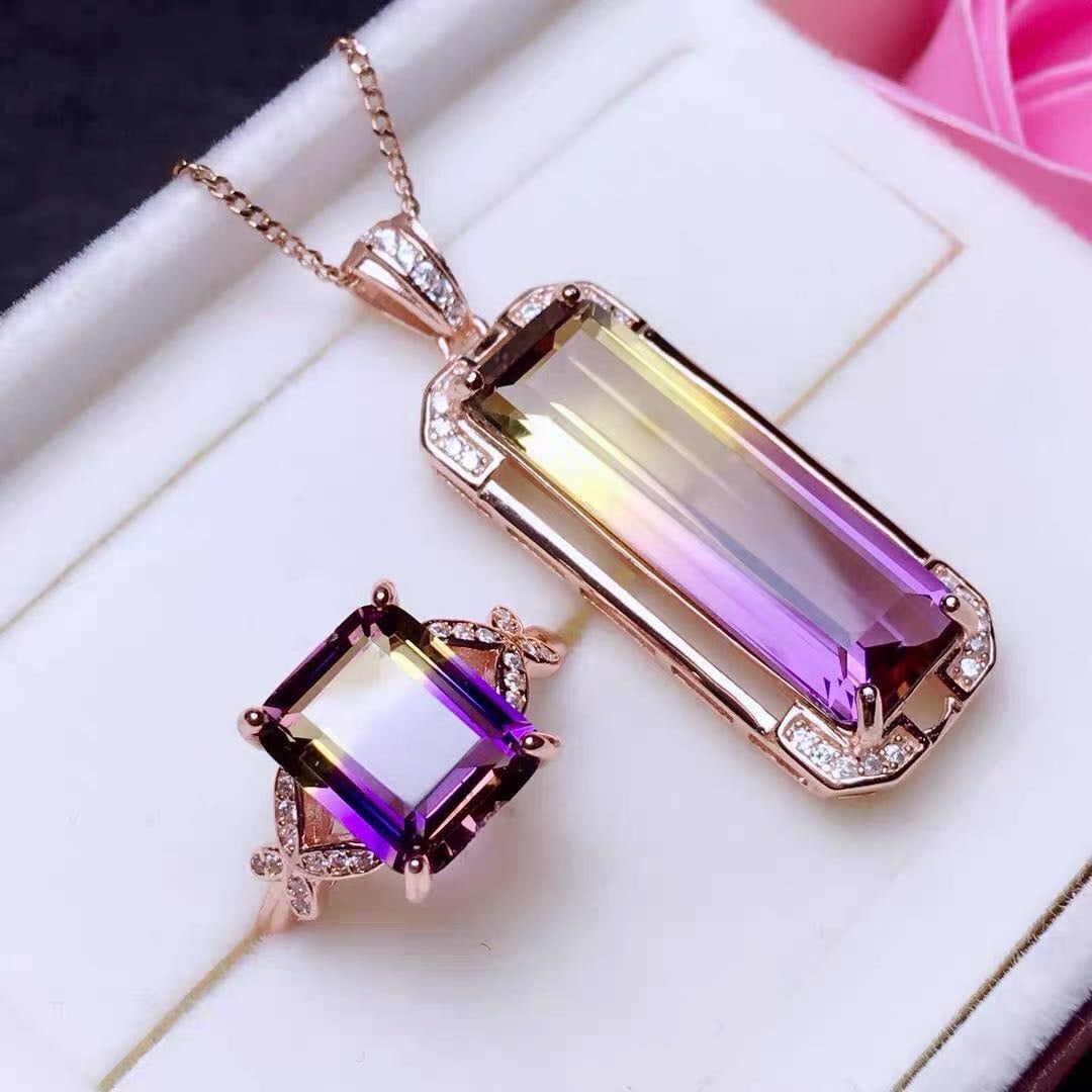 925 Silver Crystal Pendant And Ring Two-Piece Set: 925 Silver Crystal Pendant And Ring Two-Piece Set ****** Metal: 925 Silver / Main Stone: Crystal / Color: Purple Yellow