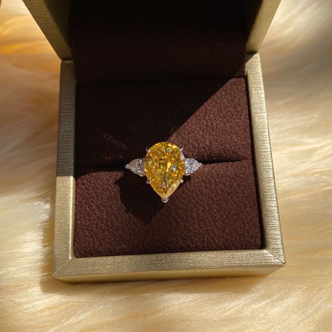 925 Silver 5ct Yellow Gem Ring (1 of 4)