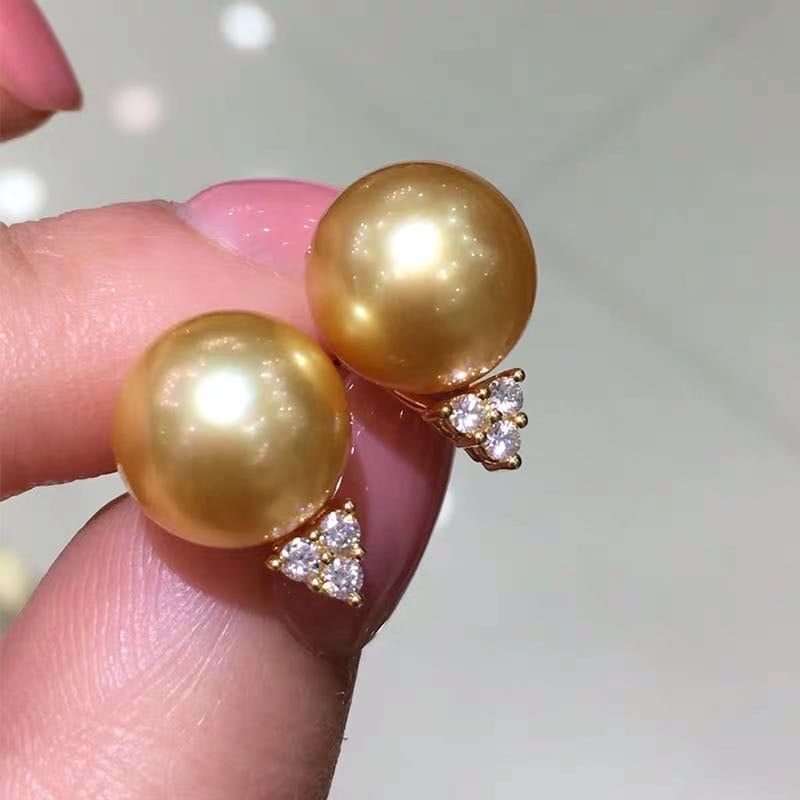 South Sea Golden Pearl 925 Silver Earrings: South Sea Golden Pearl 925 Silver Earrings ****** Metal: South Sea Pearl / Color: Golden / Pearl Diameter 10mm
