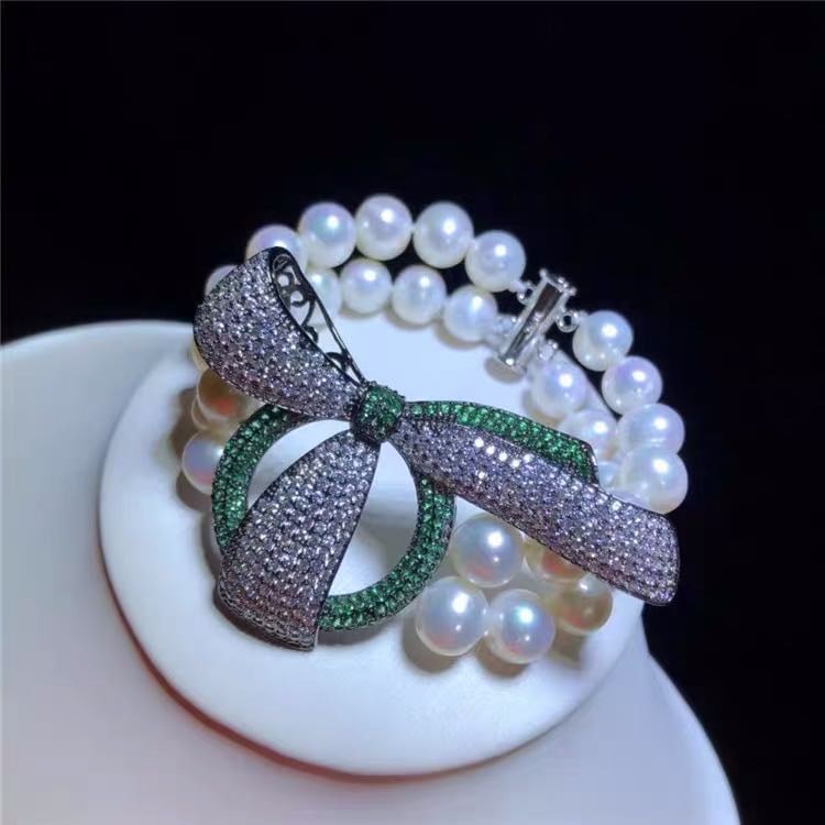 Natural Pearl 925 Silver Bracelet: Natural Pearl 925 Silver Bracelet ****** Metal: Natural Pearl / Color: White / Pearl Diameter 8mm, Bracelet Length 18mm