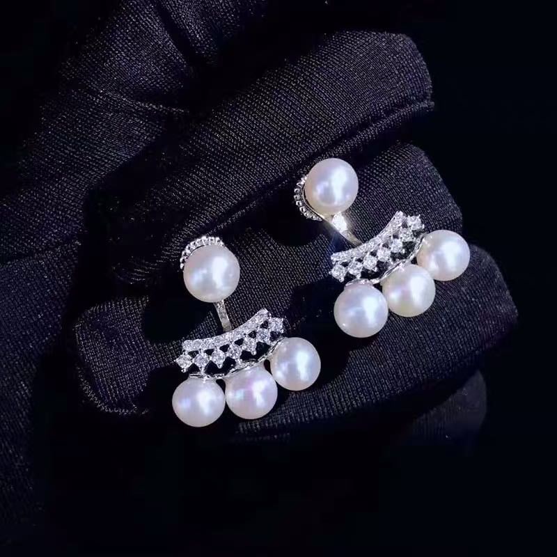 Natural Pearl 925 Silver Earrings: Natural Pearl 925 Silver Earrings ****** Pearl Diameter 7mm