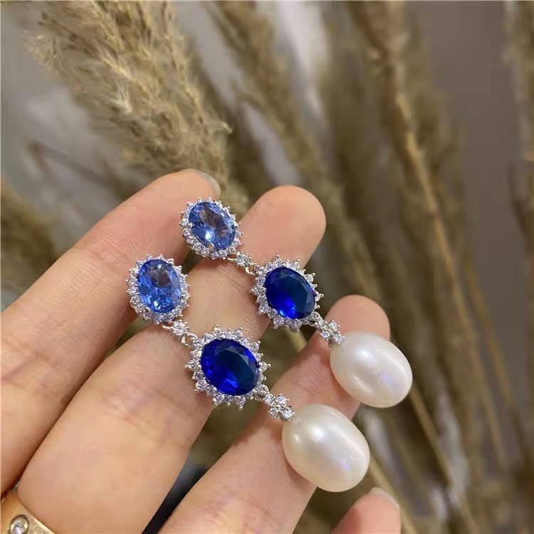 Natural Pearl Embeded Sapphire 925 Silver Earrings: Natural Pearl Embeded Sapphire 925 Silver Earrings ****** Metal: Natural Pearl / Color: White / Pearl Diameter 10mm