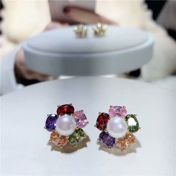 Natural Pearl 925 Silver Earrings: Natural Pearl 925 Silver Earrings ****** Metal: Natural Pearl / Color: White / Pearl Diameter 10mm