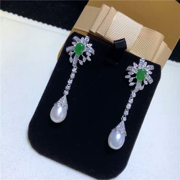 Natural Pearl 925 Silver Earrings: Natural Pearl 925 Silver Earrings ****** Metal: Natural Pearl / Color: White / Pearl Diameter 9mm