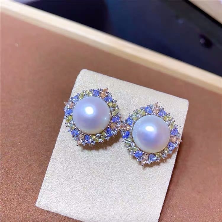 Natural Pearl 925 Silver Earrings: Natural Pearl 925 Silver Earrings ****** Metal: Natural Pearl / Color: White / Pearl Diameter 12mm