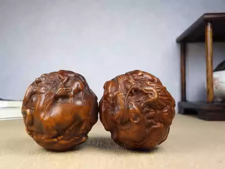 Boxwood Twelve Zodiac Animal Handballs: Dimensions: Length 5cm, Width 5cm, Height 5cm Weight: 80g