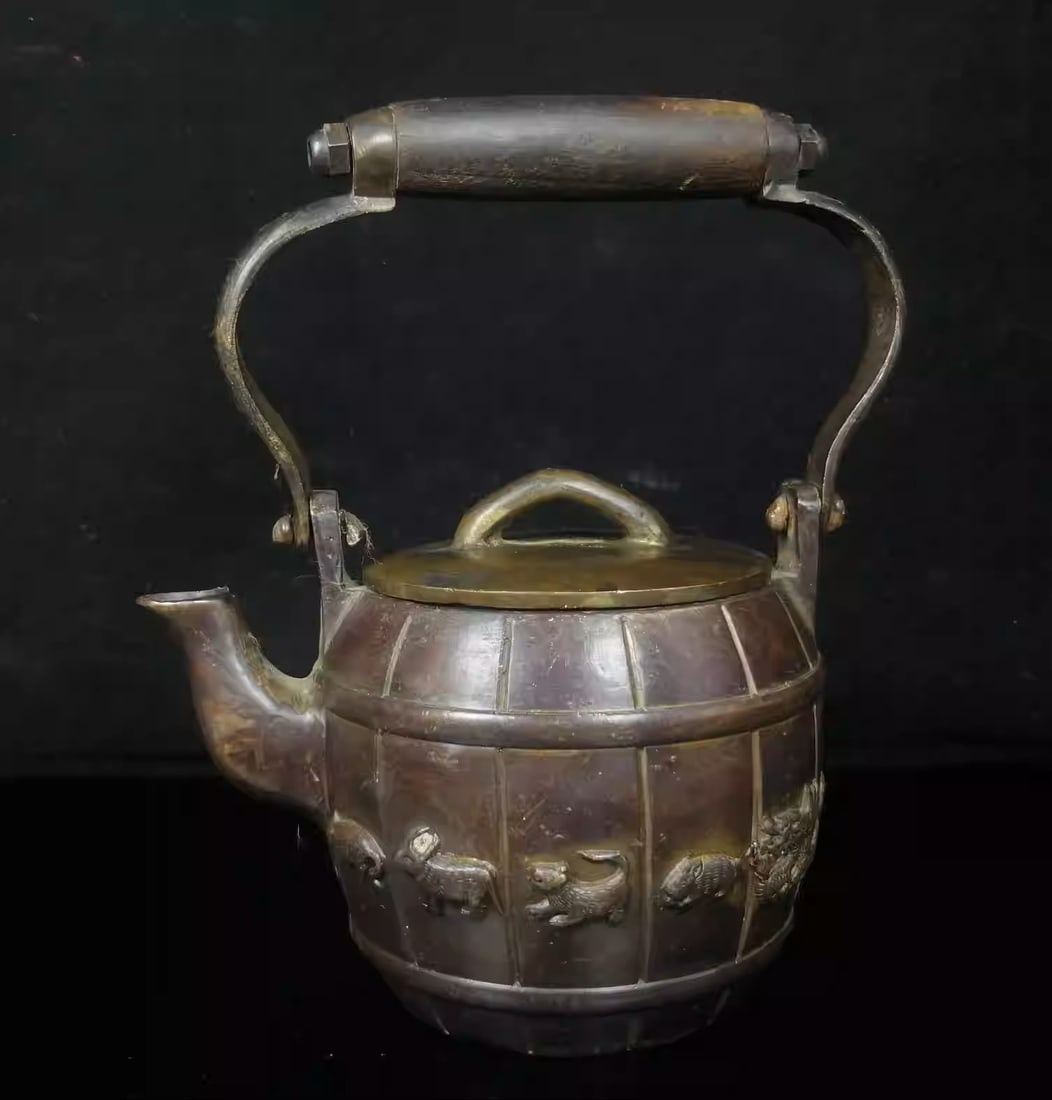 Pure copper wine pot: Dimensions: 18 x 15 x 10 cm, Weight: 709 grams