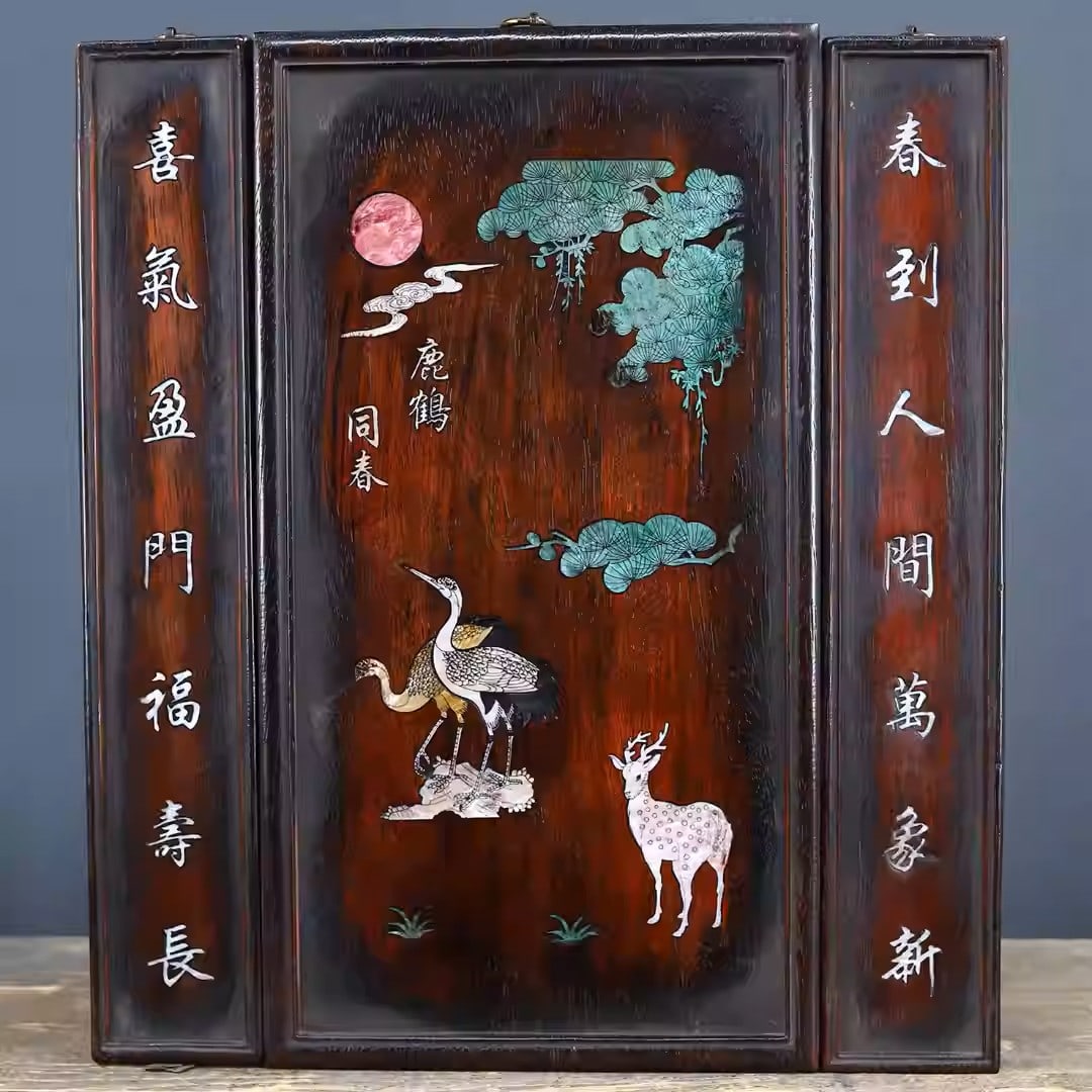 A set of rosewood wall panels inlaid with mother-of-pearl depicting deer and cranes symbolizing: Dimensions: Length 42cm, Height 48cm, Thickness 3cm, Weight: 3885g