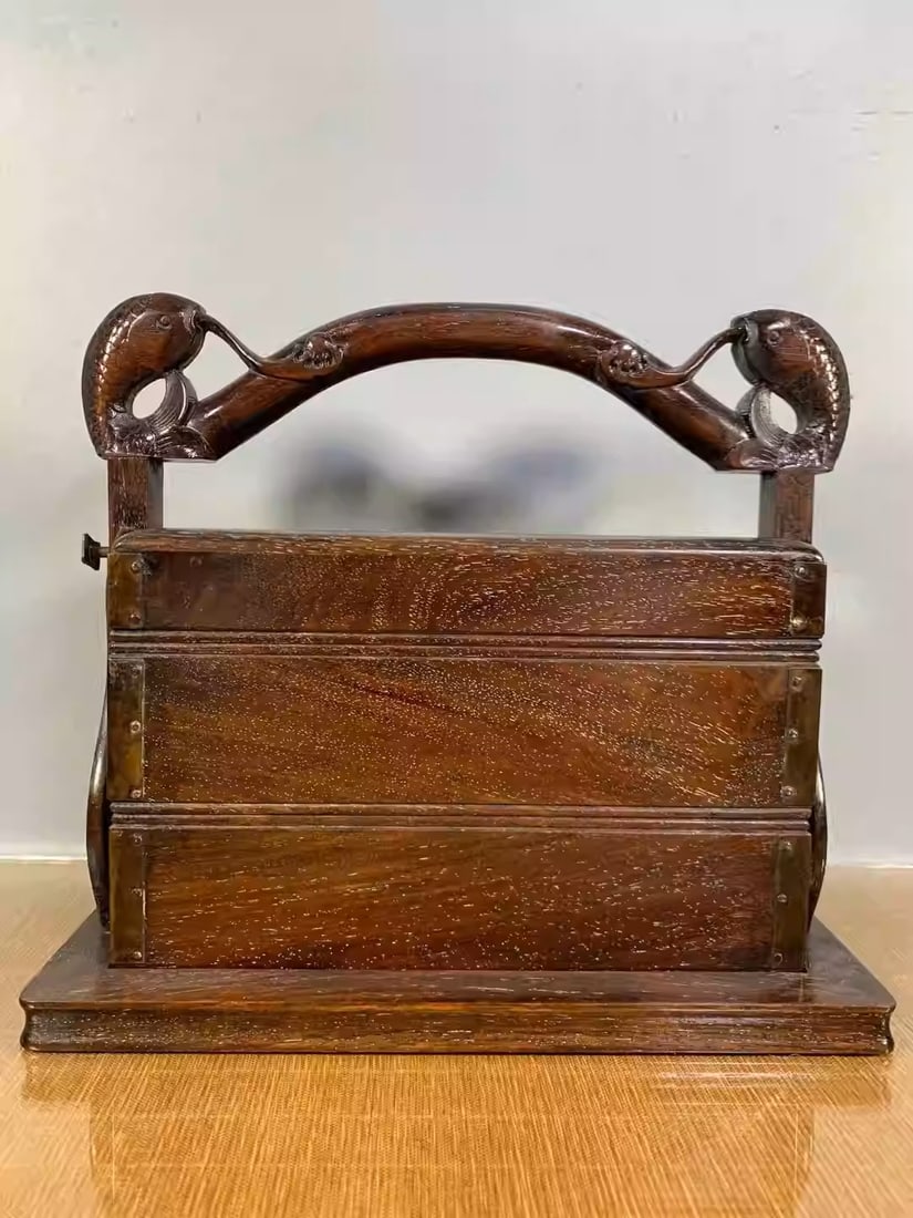 Rosewood lunch box (1 of 5)