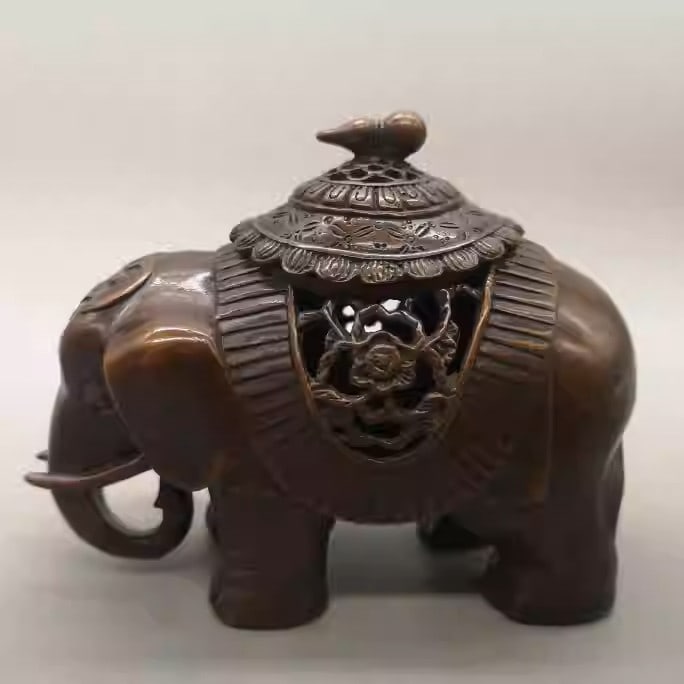 Pure copper elephant-shaped incense burner: Dimensions: Length 13cm, Height 11cm Weight: 705g