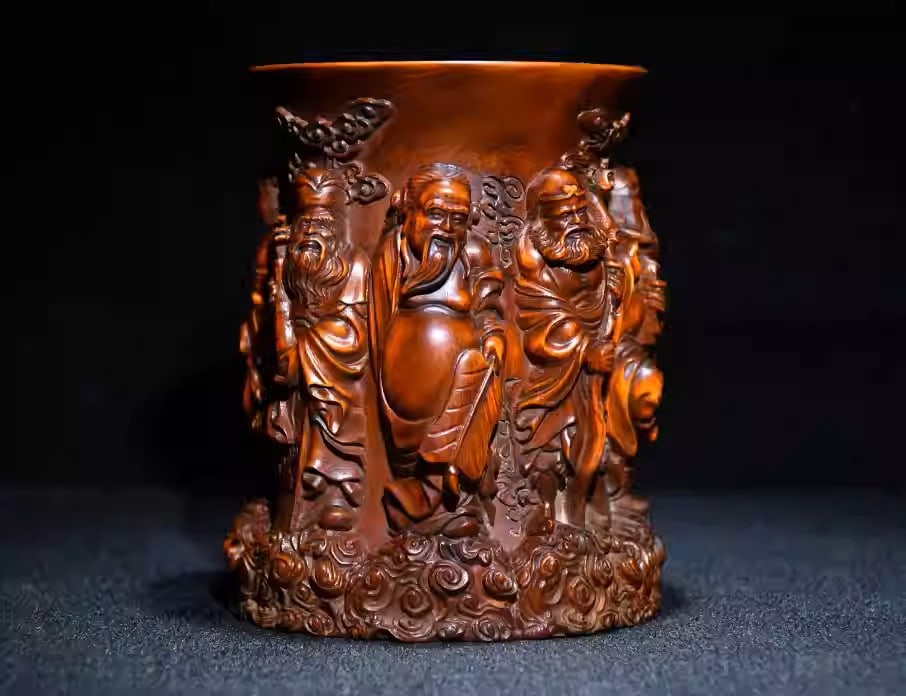 Exquisitely carved boxwood pen holder depicting the Eight Immortals: Dimensions: Width 8cm, Height 10cm Weight: 236g